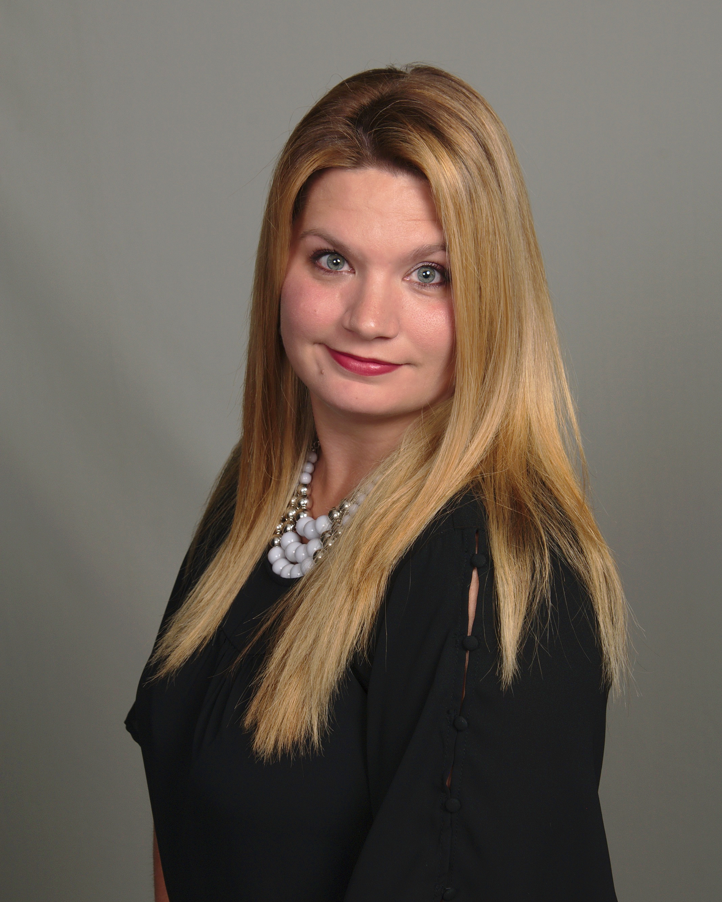 Jackie Van Buren – Office Administrator, Licensed Real Estate Salesperson